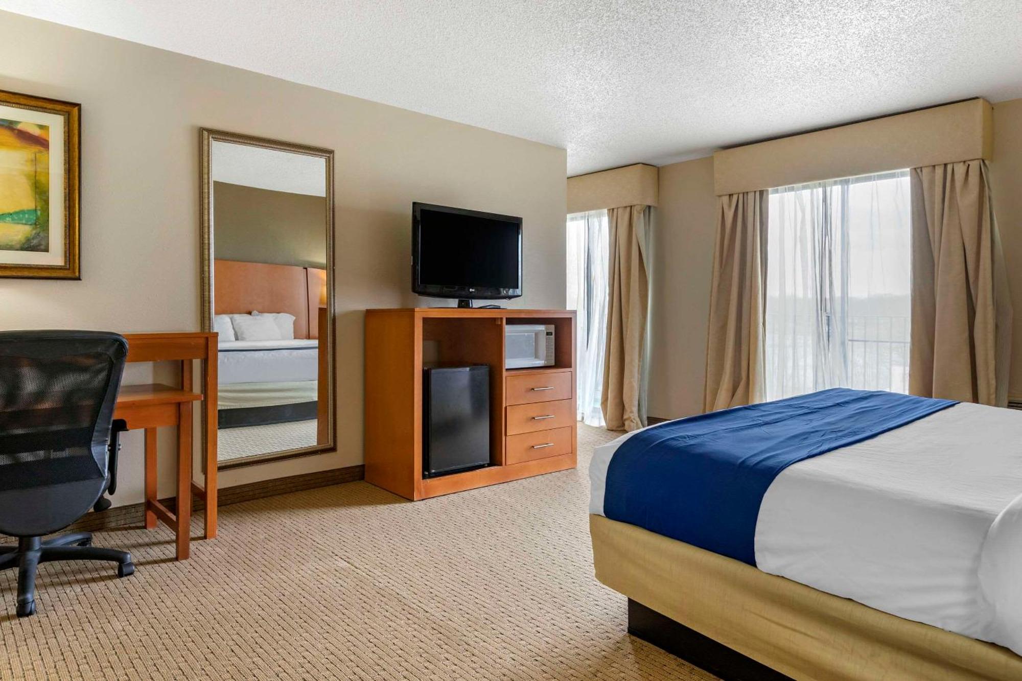 Comfort Suites Auburn Hills-Detroit Exterior foto